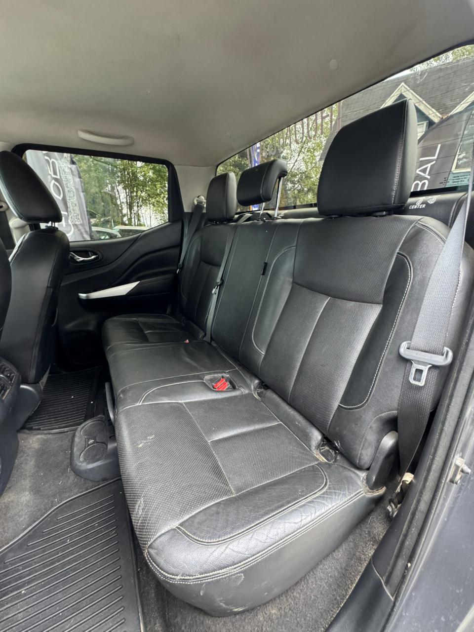 NP300 4x4 LE Automática