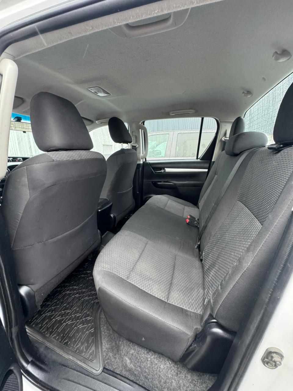 Toyota Hilux SR 4x4 2022