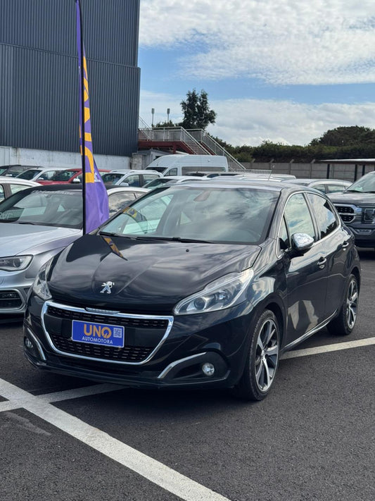 Peugeot 208 Diesel techo panoramico año 2018