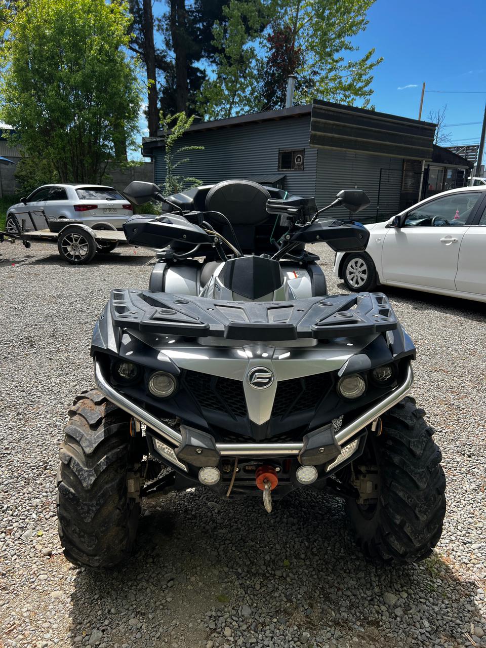 CF Moto cforceE 600 automática con carro