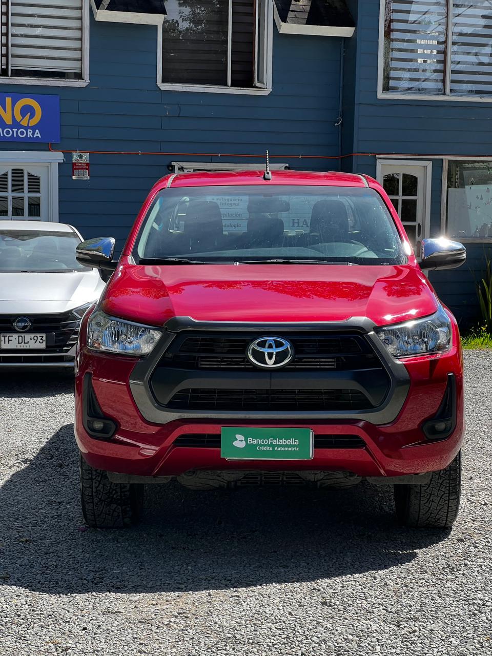 Toyota Hilux SR 2025 4x4