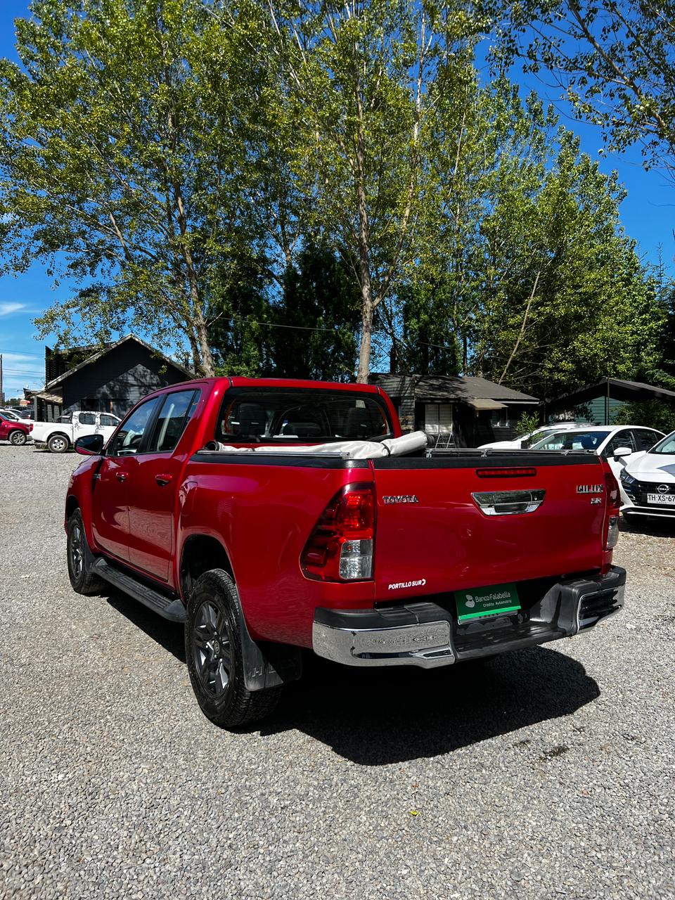 Toyota Hilux SR 2025 4x4