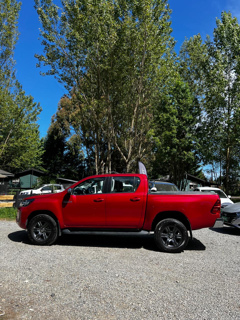 Toyota Hilux SR 2025 4x4