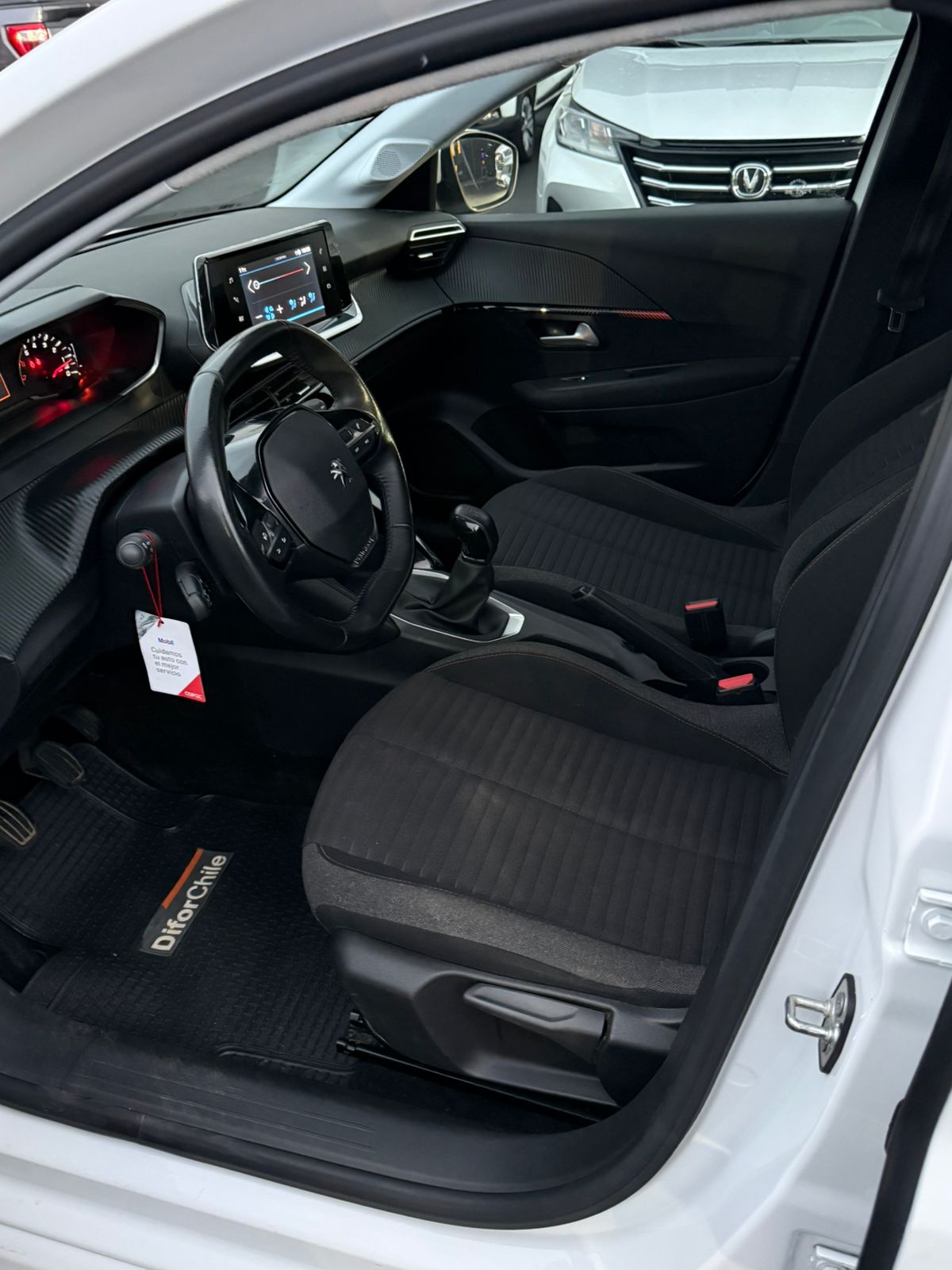 Peugeot 208 2021