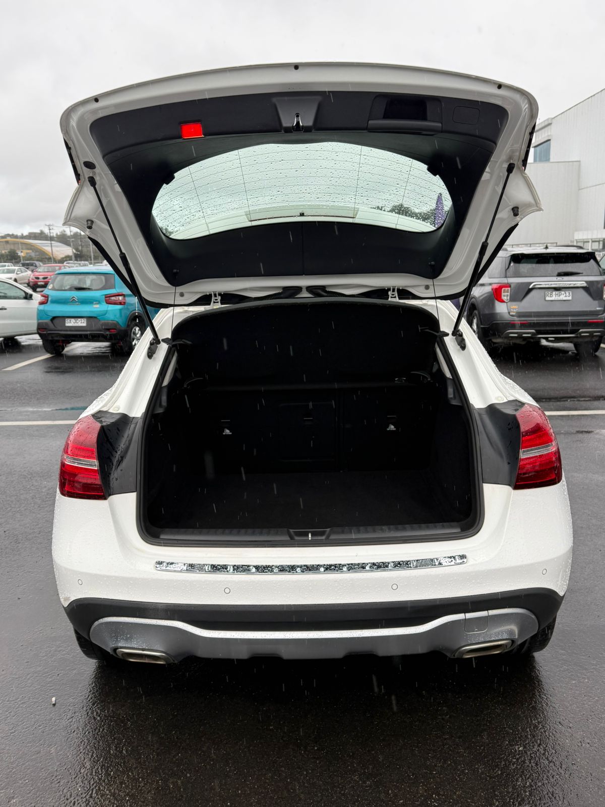 Mercedes Benz GLA 200