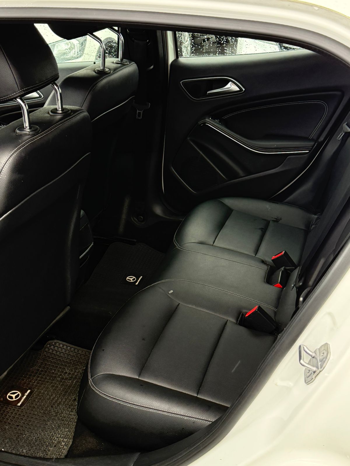 Mercedes Benz GLA 200