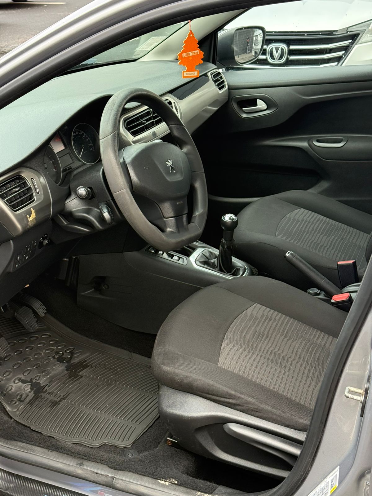 Peugeot 301 año 2020 1.6 diesel
