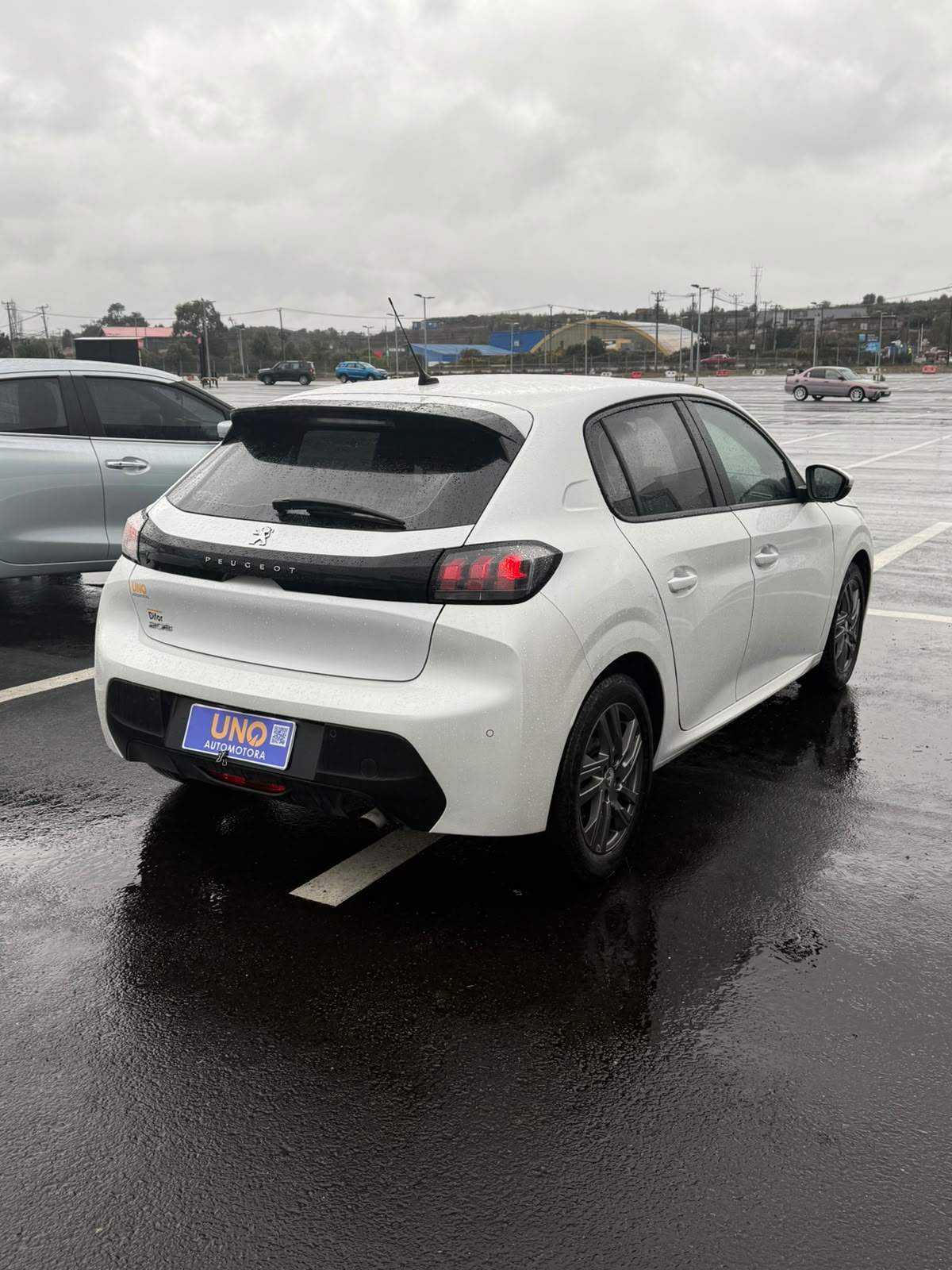 Peugeot 208 2021