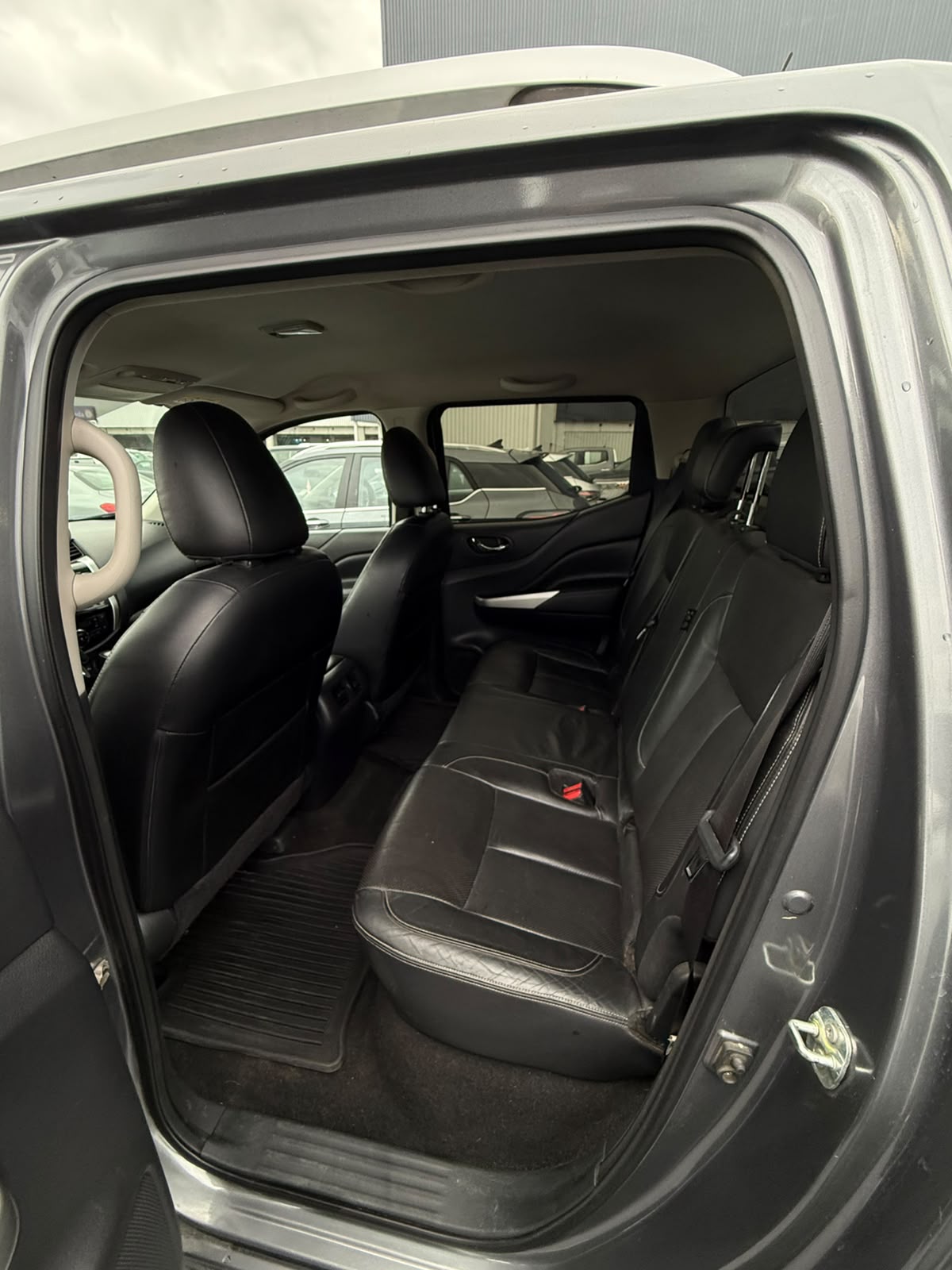 Nissan NP300 2019 ,LE 4X4 AT